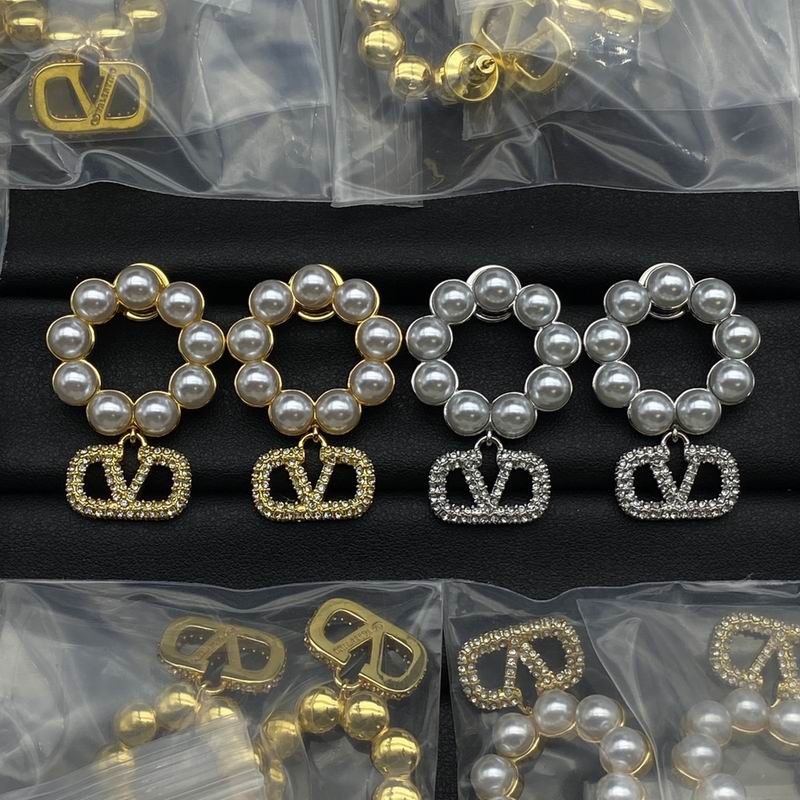 Valentino earring 12yx32